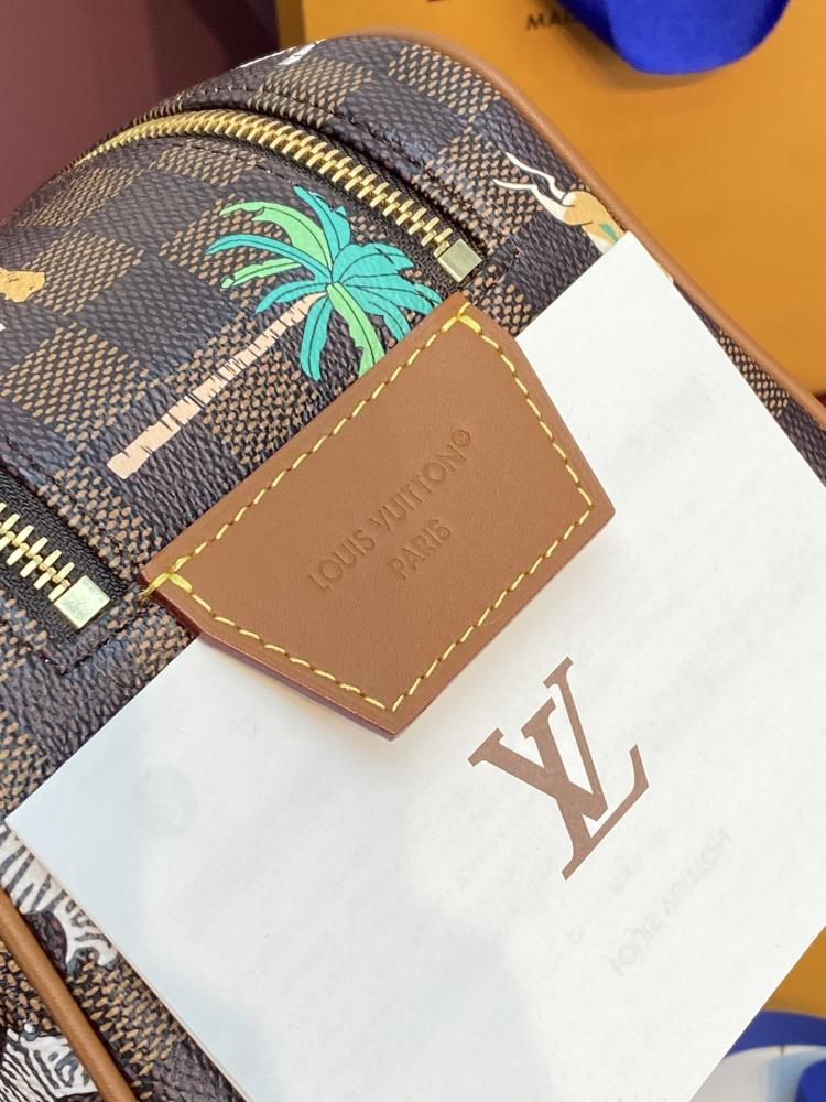 LV Pochette Voyage 28cm