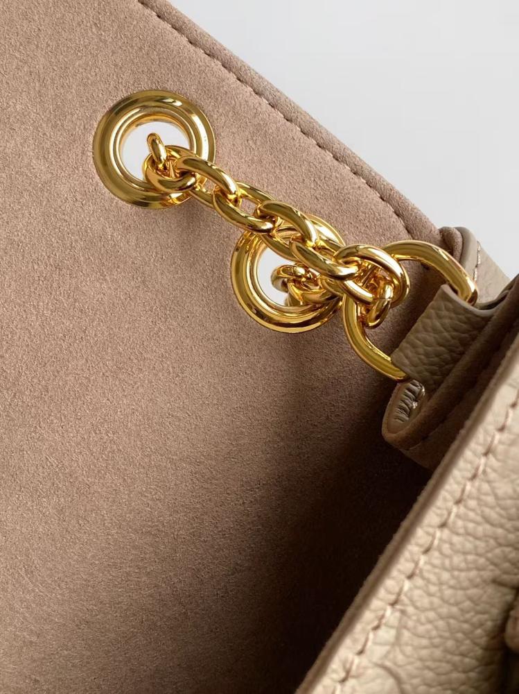 LV Lock Shoulder Bag 29.5*18.5*9.5cm
