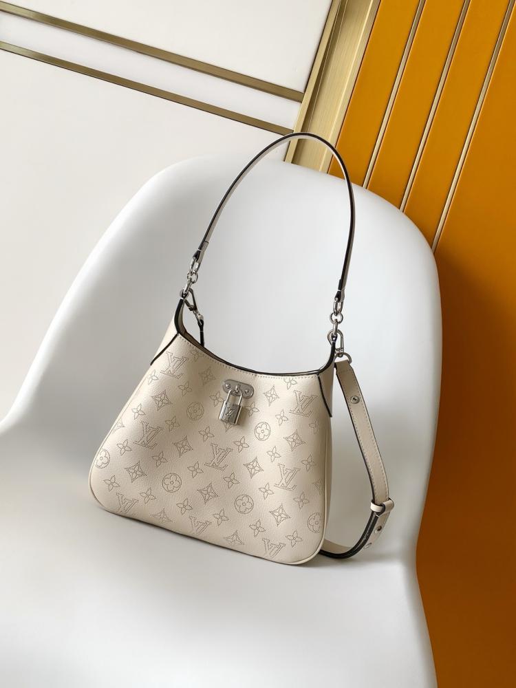 LV Perforated Shoulder Bag 25*20*6cm