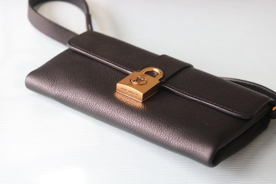 LV Lockme Chain Wallet 22cm