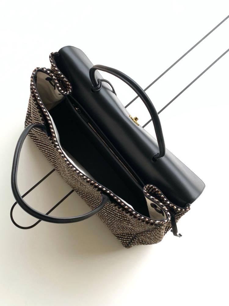 Chanel Mixed-Material Tweed and Leather Tote Bag