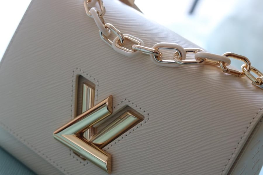 LV Twist Empreinte Chain 23cm