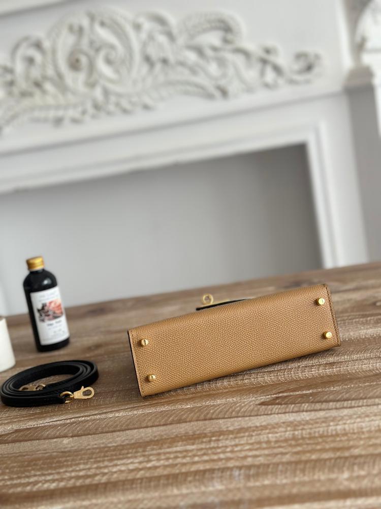 Hermes Mini Kelly II 19 Bag