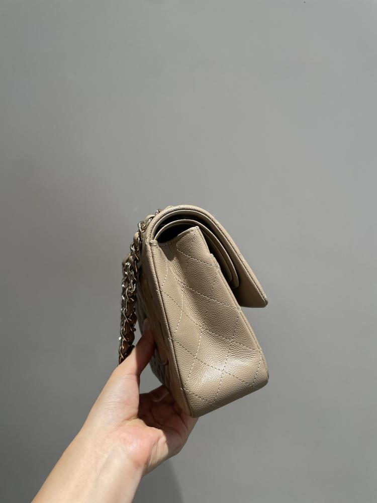 شانيل كلاسيك فلاب البيج الكافيار | Chanel Beige Caviar Classic Flap