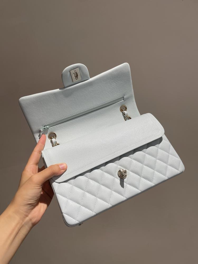 شانيل كلاسيك فلاب السماوي الكافيار | Chanel Light Blue Caviar Classic Flap