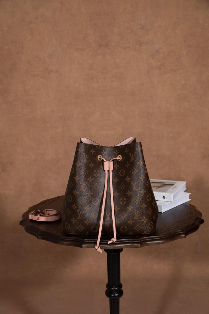 لويس فيتون نيونوي الزهري | Louis Vuitton Pink Néonoé