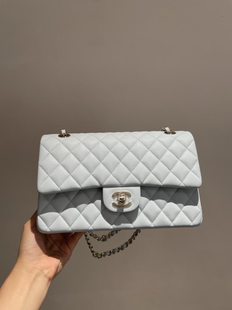 شانيل كلاسيك فلاب السماوي الكافيار | Chanel Light Blue Caviar Classic Flap