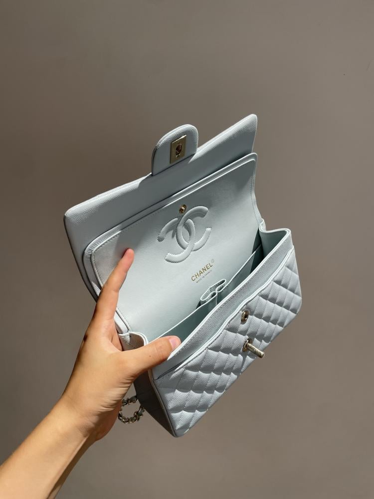 شانيل كلاسيك فلاب السماوي الكافيار | Chanel Light Blue Caviar Classic Flap