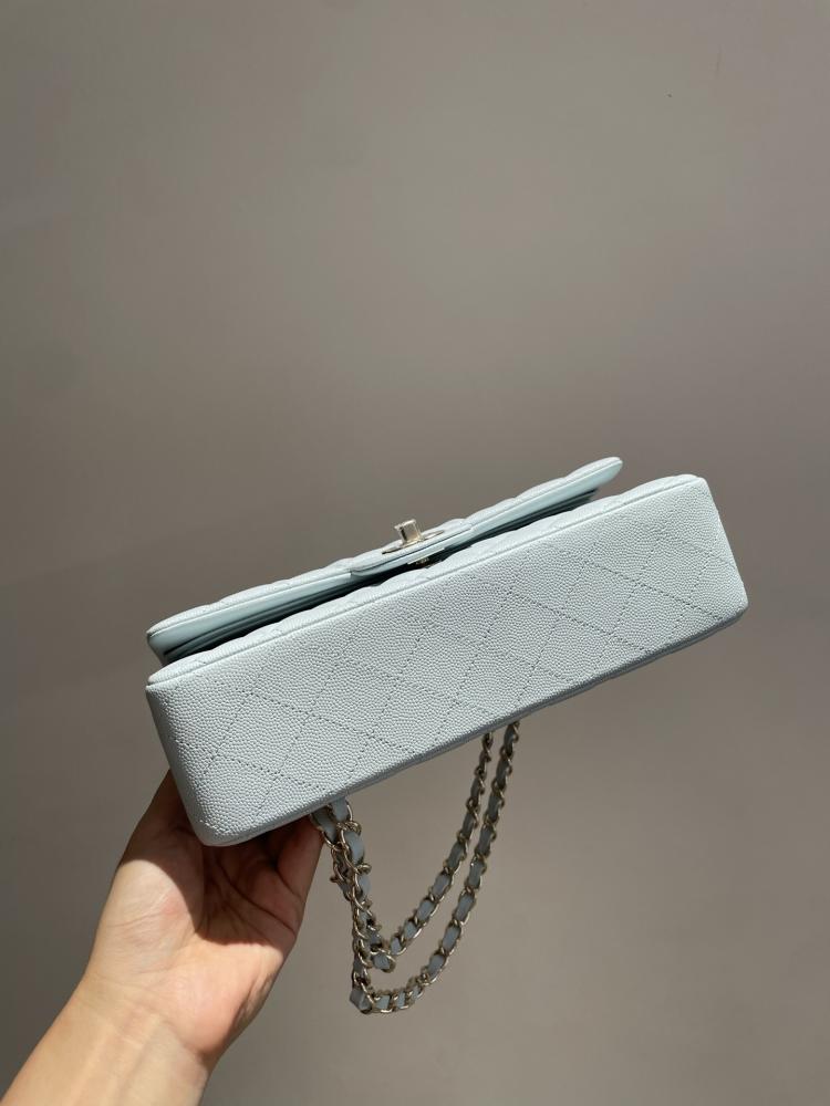 شانيل كلاسيك فلاب السماوي الكافيار | Chanel Light Blue Caviar Classic Flap
