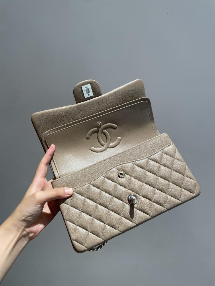 شانيل كلاسيك فلاب البيج الكافيار | Chanel Beige Caviar Classic Flap