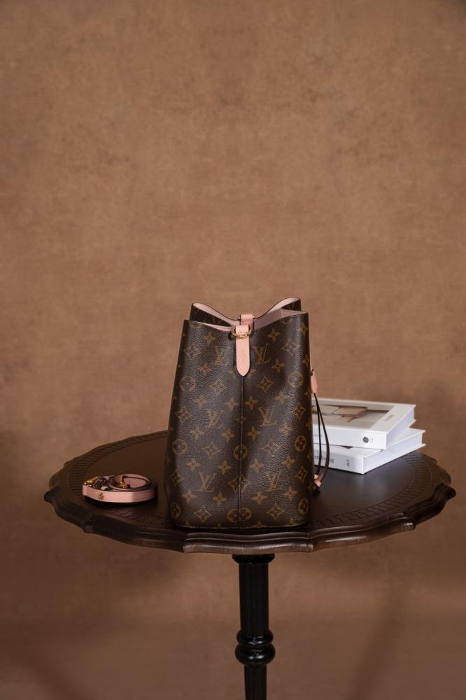 لويس فيتون نيونوي الزهري | Louis Vuitton Pink Néonoé