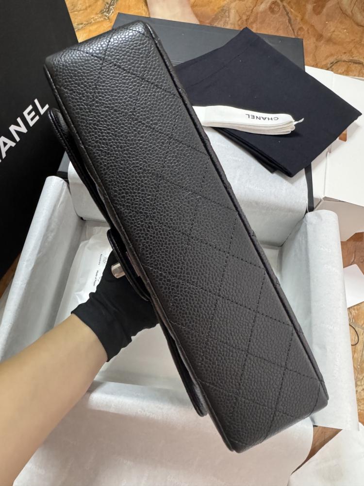 شانيل كلاسيك فلاب الأسود الكافيار | Chanel Black Caviar Classic Flap