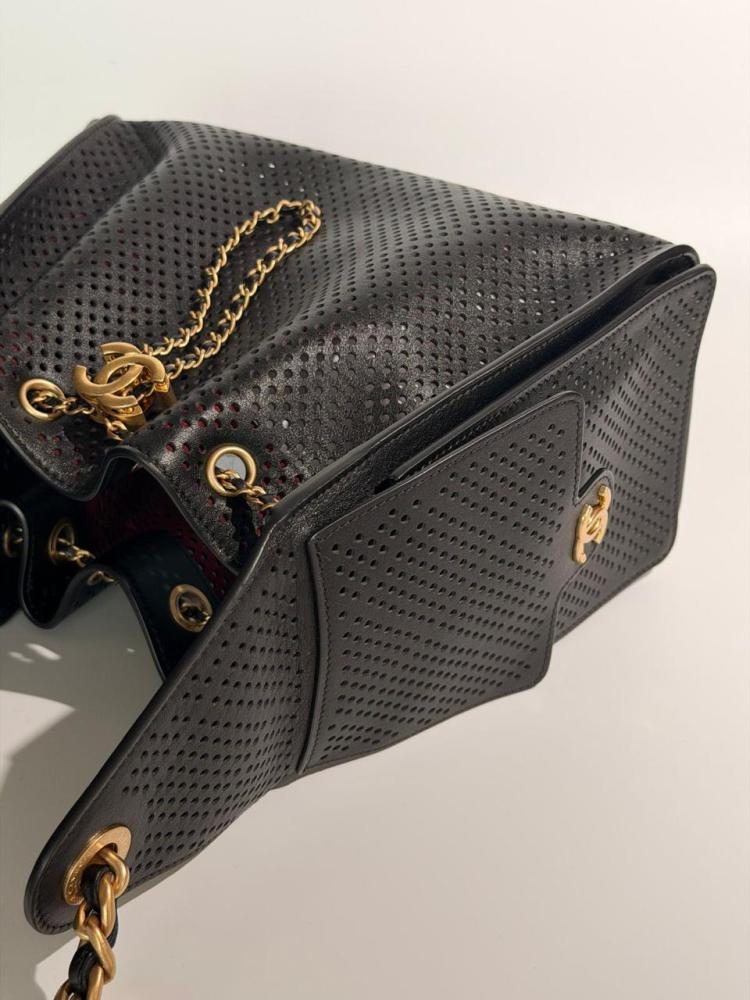 شانيل 25 باغ جلد مفرغ أسود | Chanel 25 Bag Perforated Black