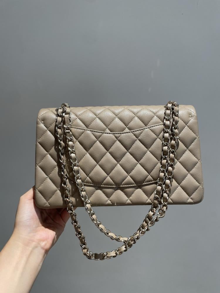 شانيل كلاسيك فلاب البيج الكافيار | Chanel Beige Caviar Classic Flap