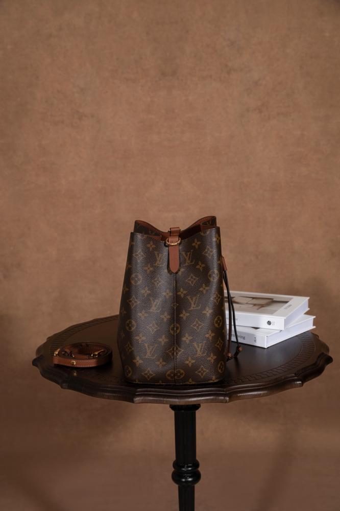 لويس فيتون نيونوي البني الكلاسيكي | Louis Vuitton Classic Brown Néonoé