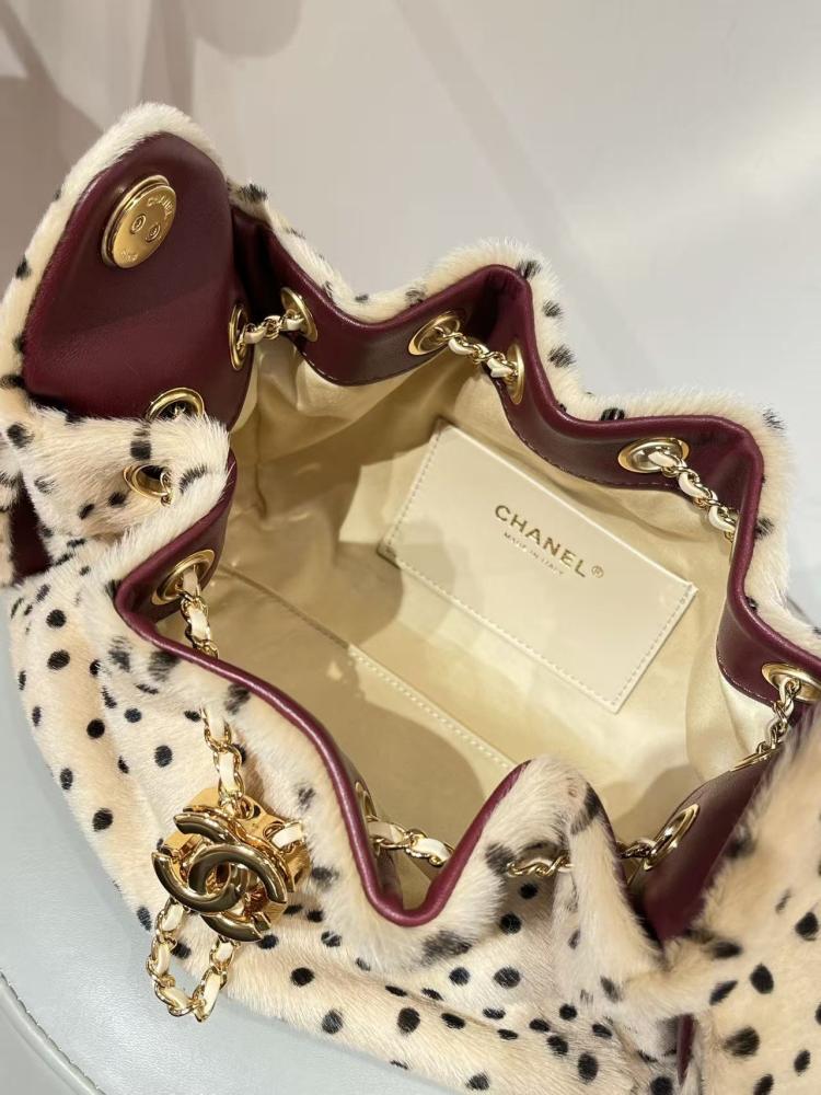 شانيل كولكشن الفرو المرقط | Chanel Spotted Fur Collection
