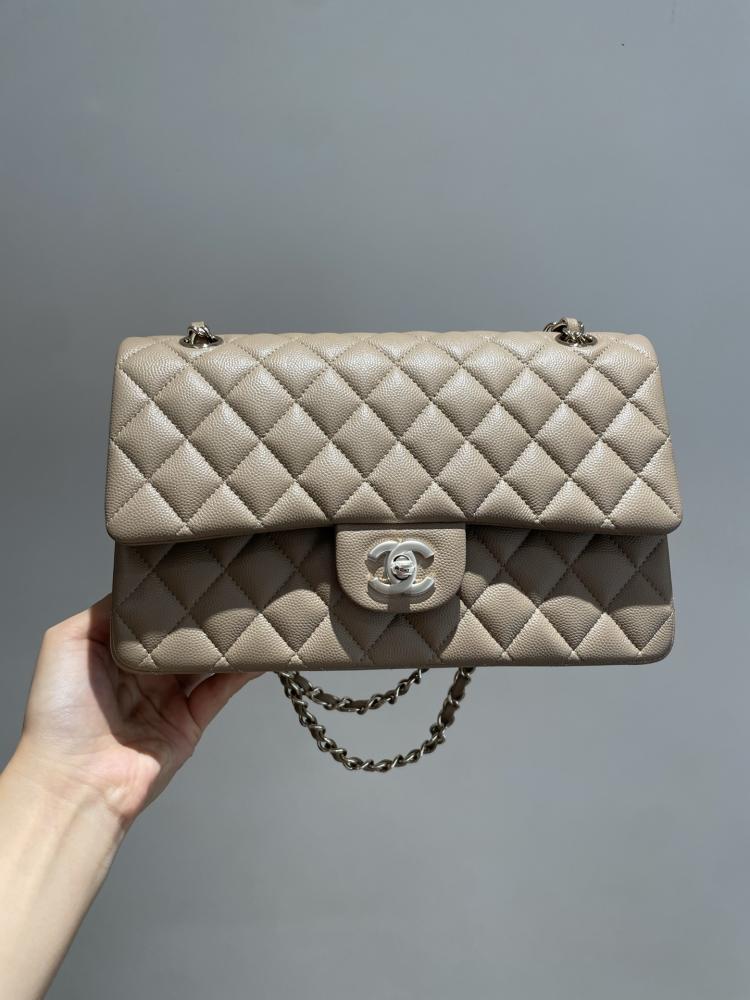 شانيل كلاسيك فلاب البيج الكافيار | Chanel Beige Caviar Classic Flap