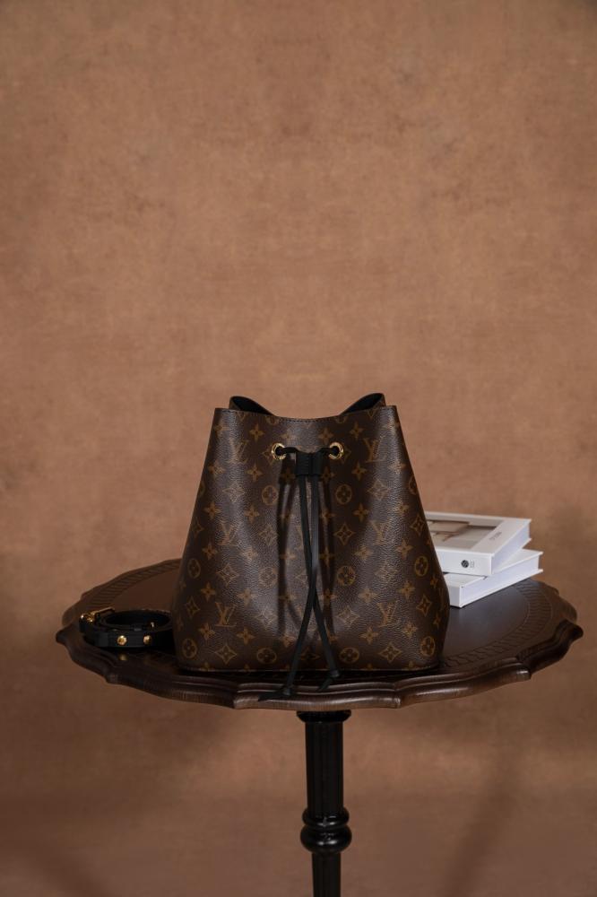 لويس فيتون نيونوي المونوغرام | Louis Vuitton Monogram Néonoé