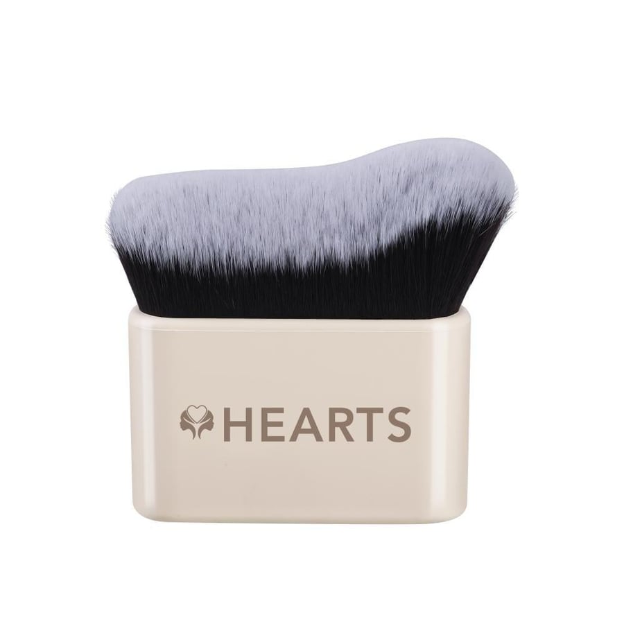 Hart's brush for applying foundation and liquid highlighter on the body - B005