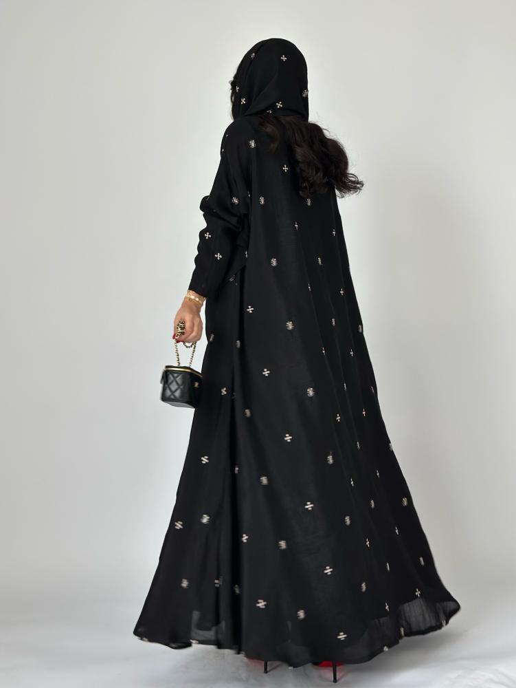 عباية   سودا ء. مع شك نجوم