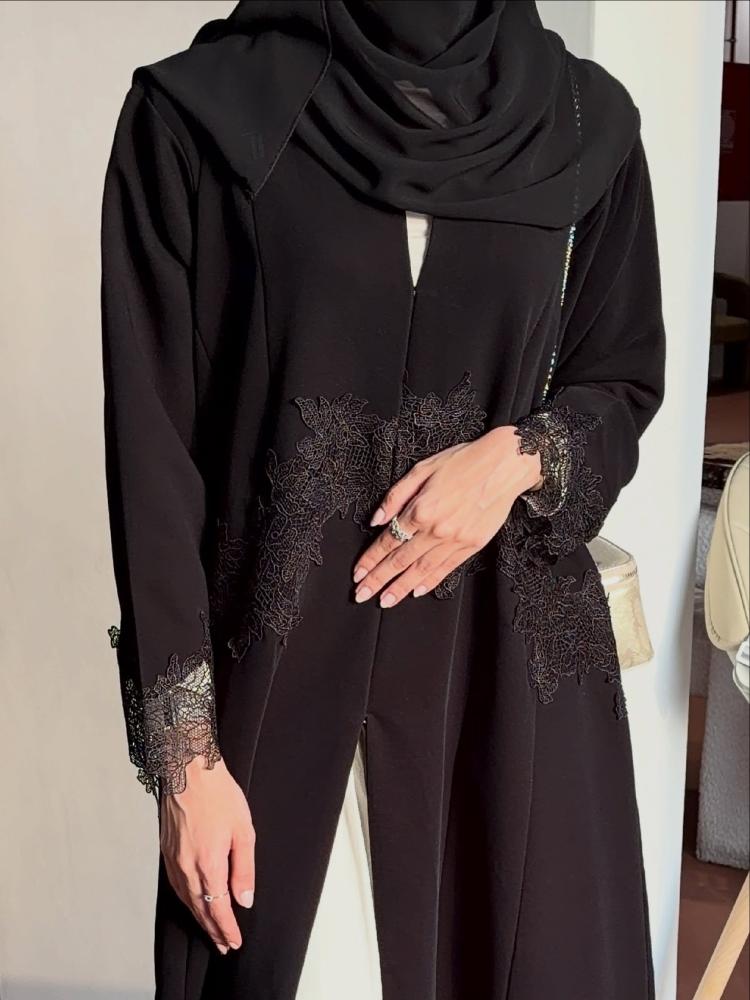 عبايه انيقة