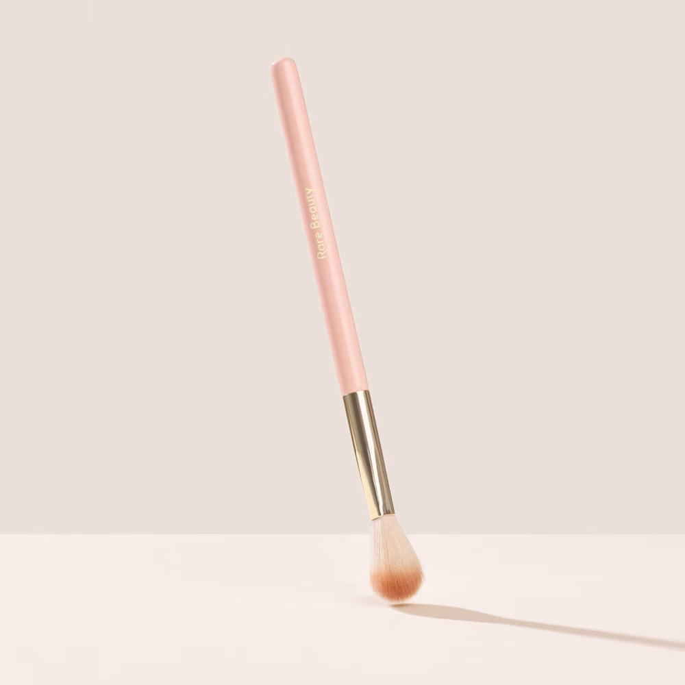 Rare Beauty Positive Light Precision Highlighter Brush