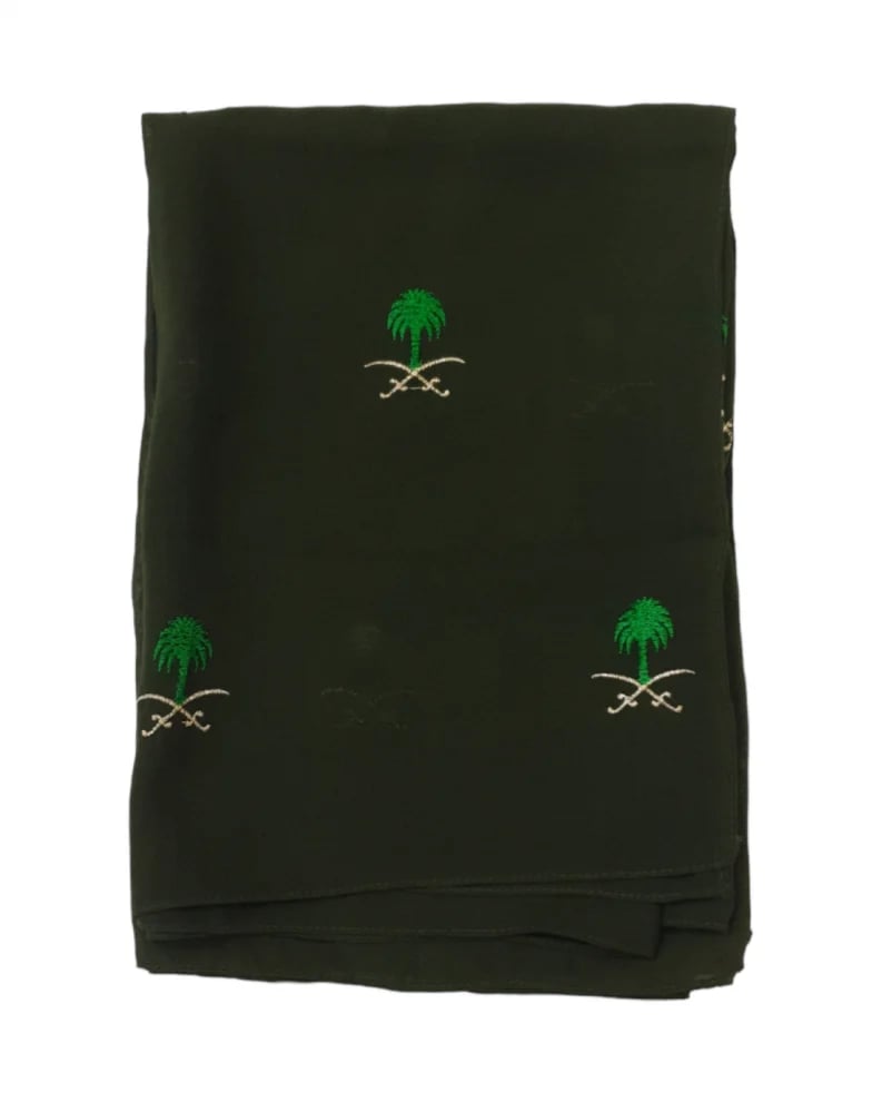 طرحه عليها سيفين ونخلة ذهبي