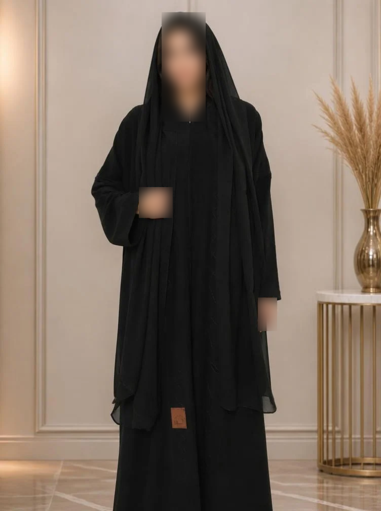 عباية بنقش وكسرات أمامية وجانبية