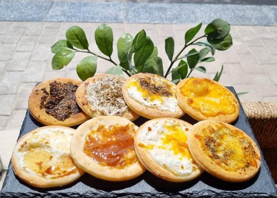 مشكل ميني مناقيش Assorted Mini Manakish 15PCs