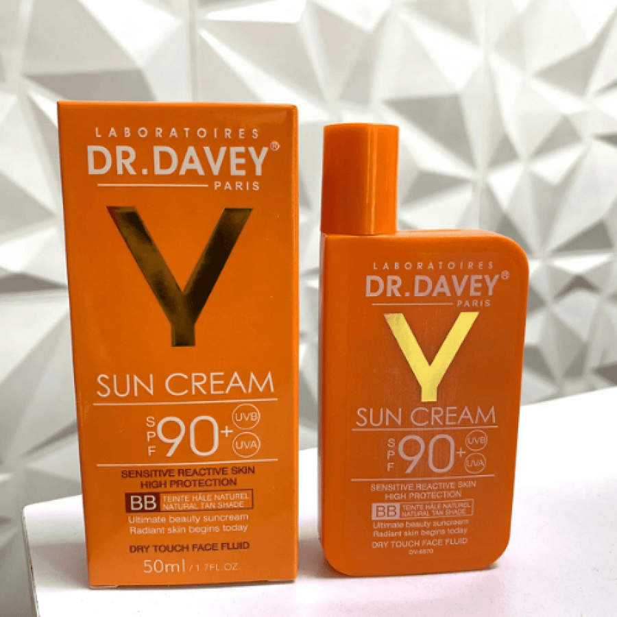 كريم واقي شمس مرطب ومفتح SPF90+ 50 مل  من د.ديفي 50 مل
