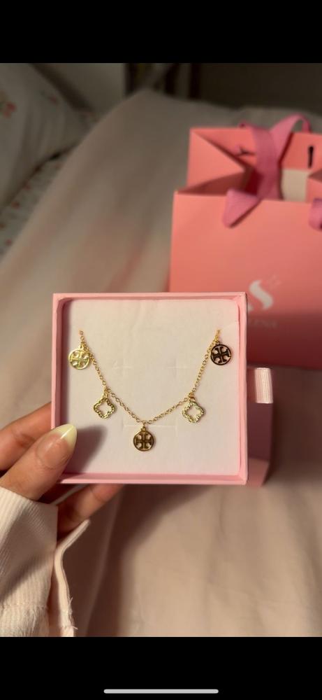 سلسلة براند سيلينا من LV