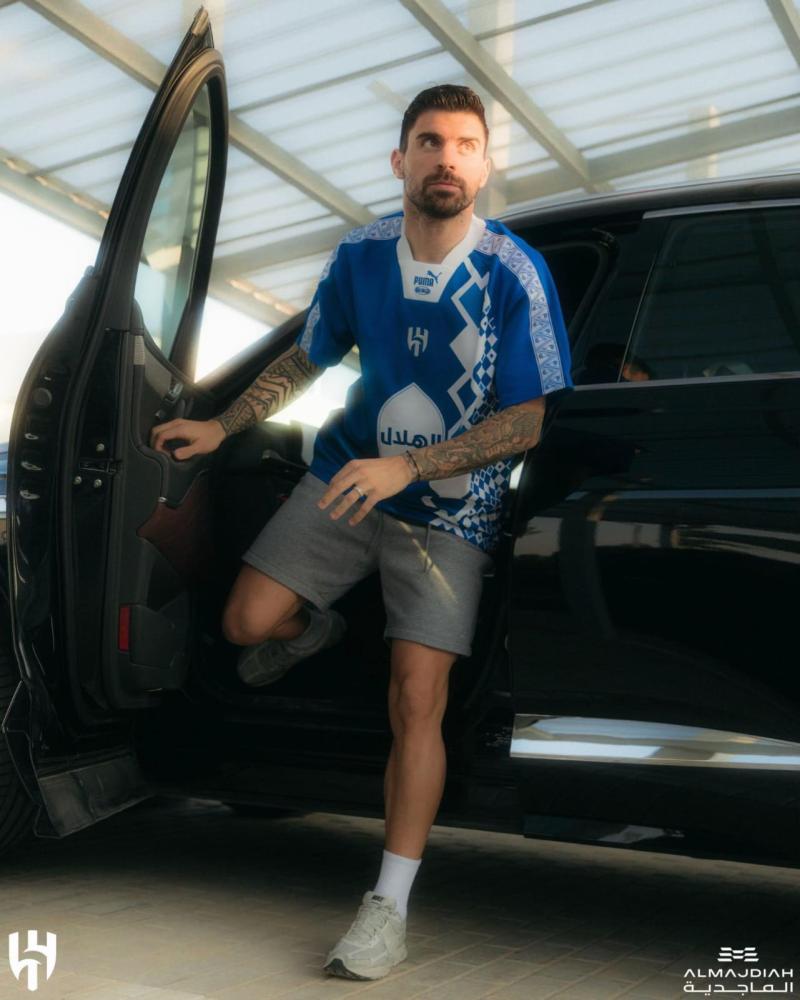 جديدنا تيشرت الهلال العالمي  2027