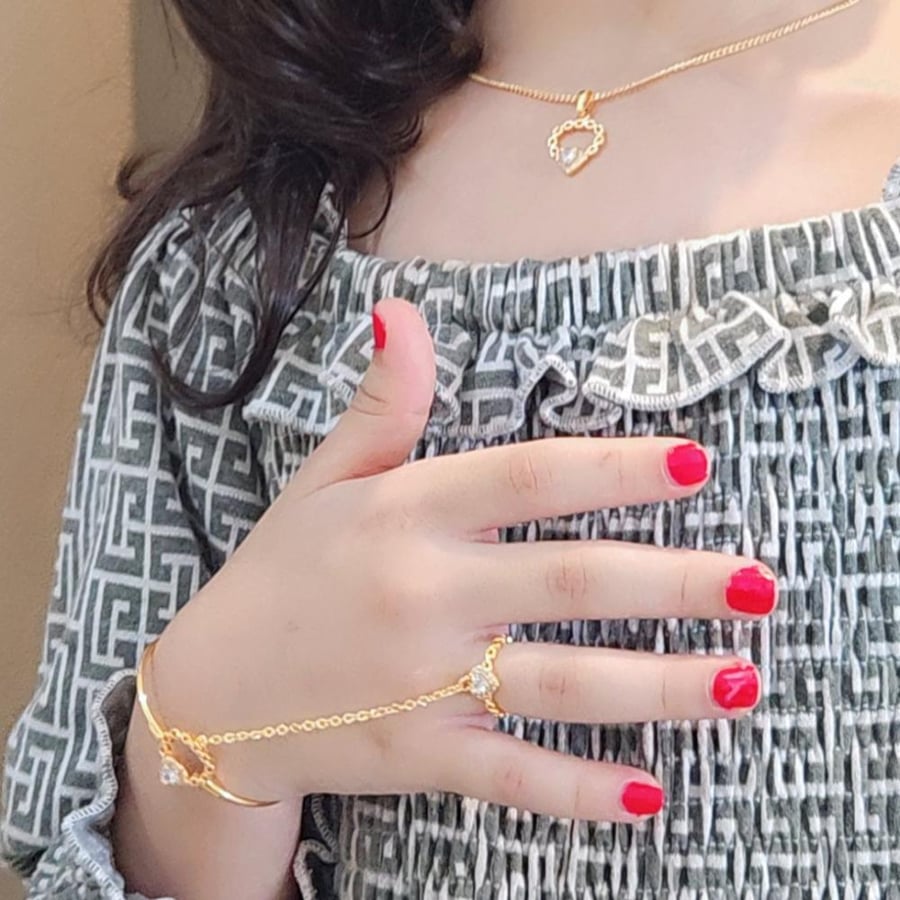 طقم بنات انيق مطلي بالذهب