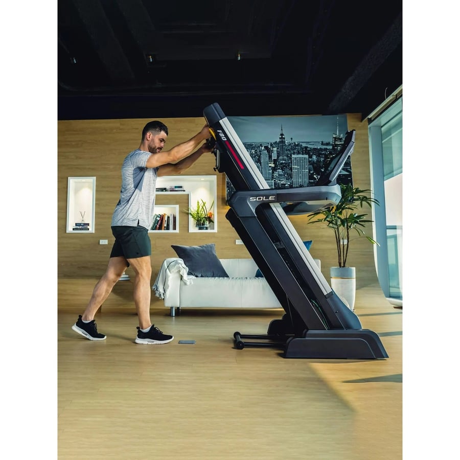 جهاز المشي Sole Fitness F80-ENT بشاشة لمس جديدة كليًا تعمل بنظام Android مقاس 10.1 بوصة