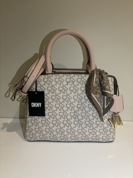 شنطه DKNY بأطراف زهر