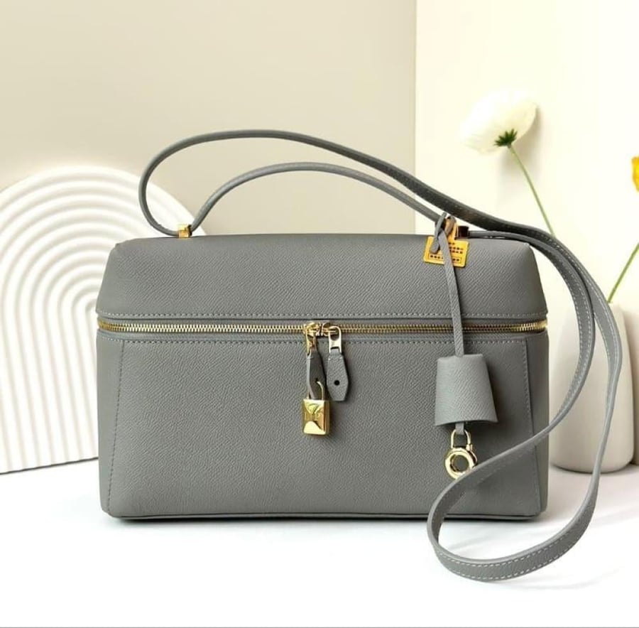 High-quality makeup bag from L'European