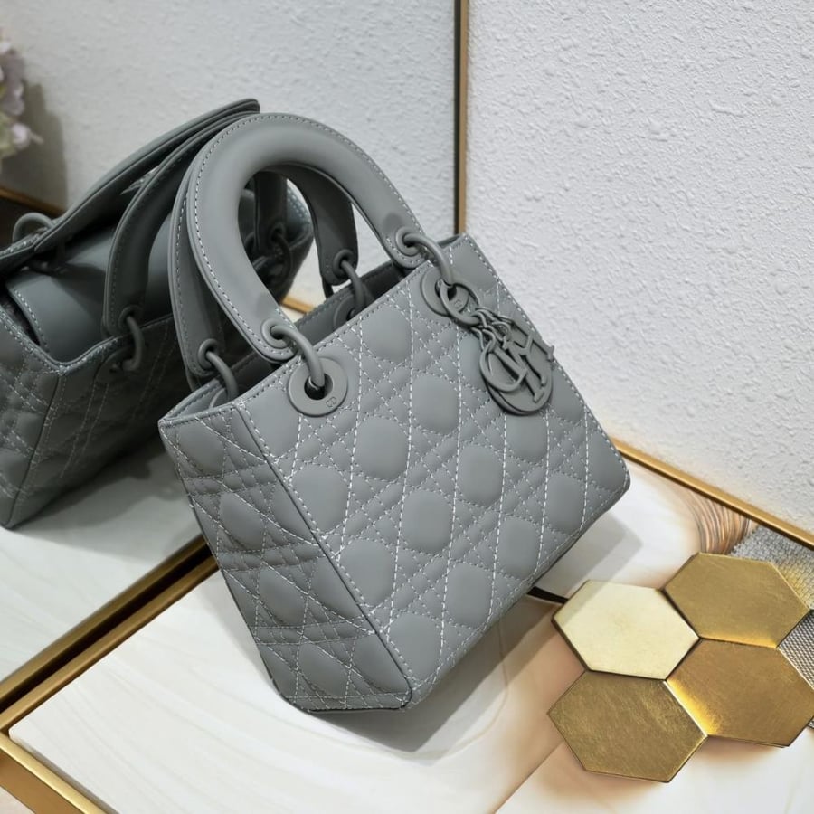 Lady Dior bag 20 cm mat