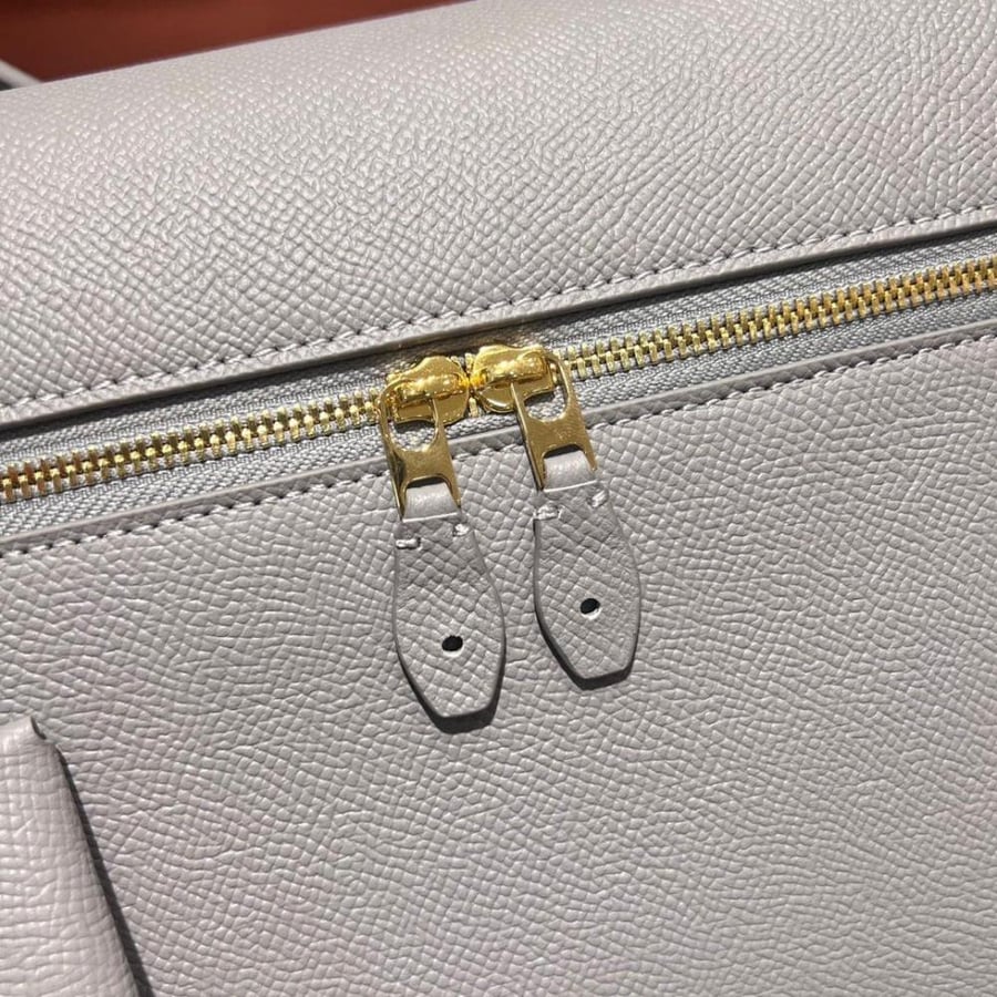 حقيبة لورو بيانا Extra Bag L27 جلد بتصميم عصري للنساء