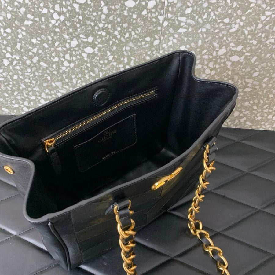 حقيبة فالنتينو لاسين الفاخرة