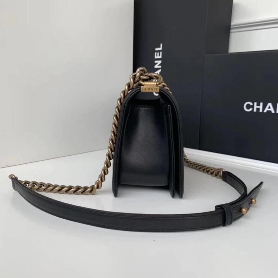 A bag made of luxurious leather, padded, black