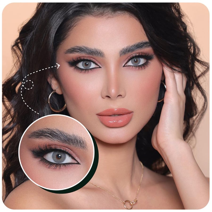 عدسات لاصقة ملونة شهرية ثري دي بلون أزرق - تمنح مظهراً طبيعياً بلمسة لونية جذابة من ثري دي كالر