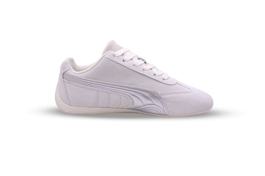 حذاء puma باللون اوف وايت مع السيلفر
