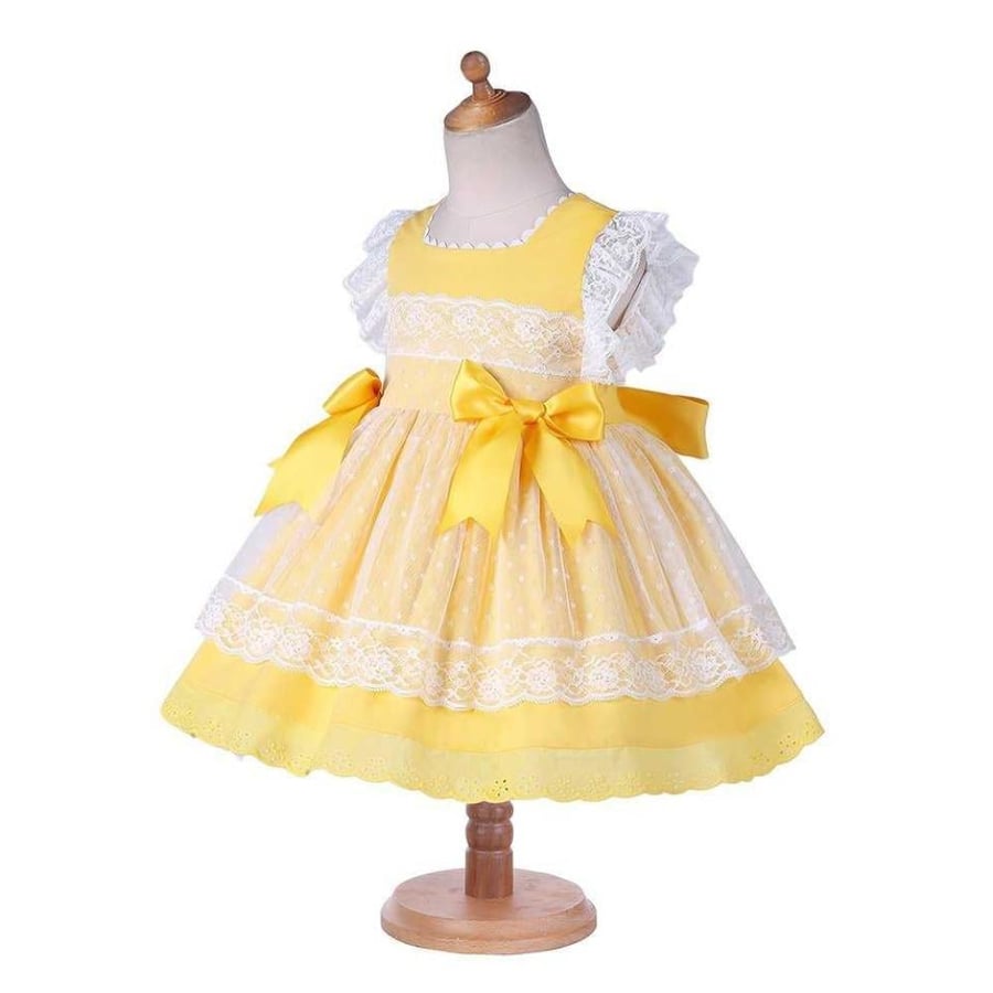 Spanish girls' dress with a hair collar