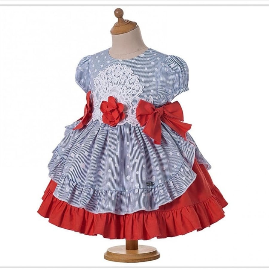Spanish newborn dress with a hat and a diaper