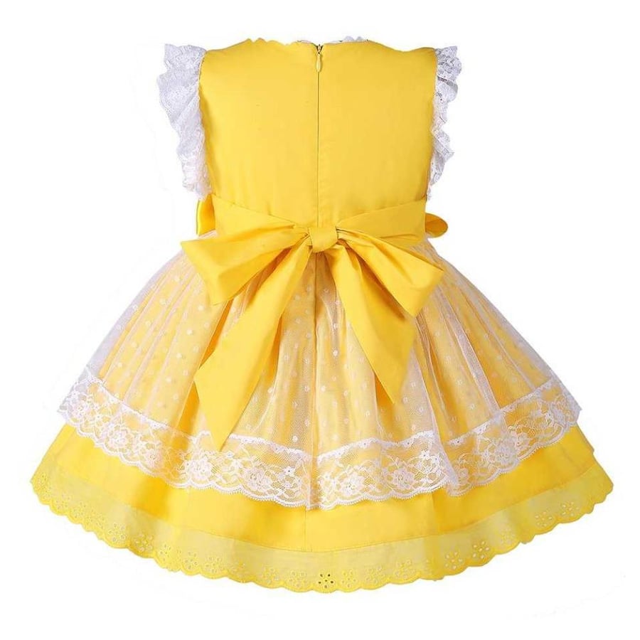 Spanish girls' dress with a hair collar
