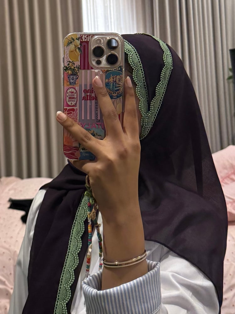 طرحه بنفسجي غامق وكلفه اخضر