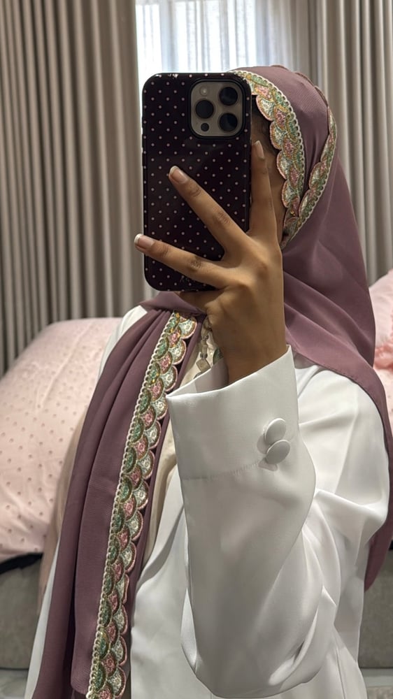 طرحه لون لحمي مع كلفه
