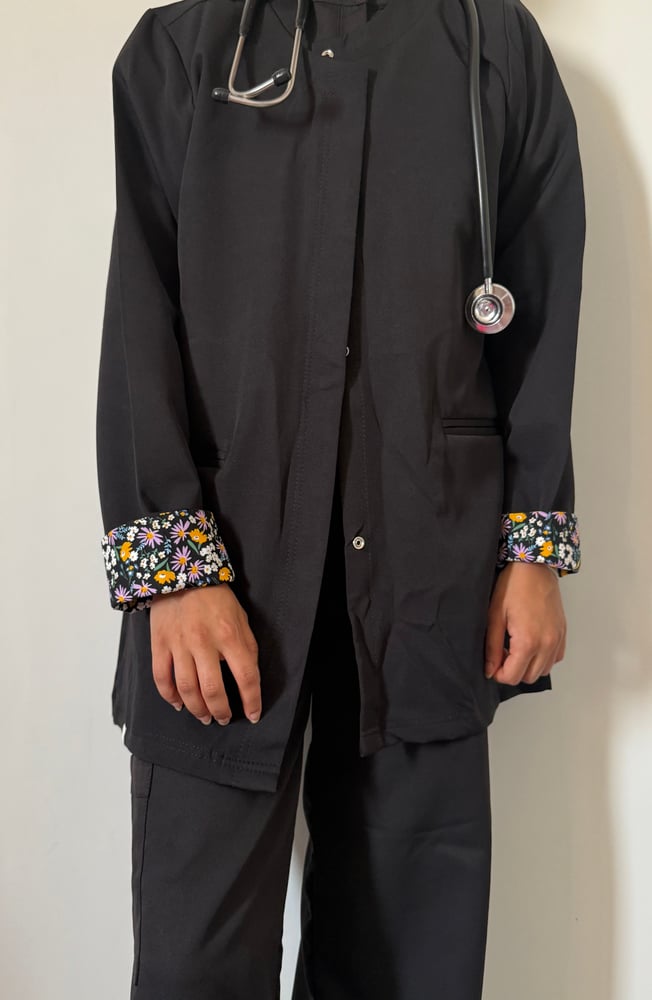 كحلي  ٫ اسود scrub - jacket- passion