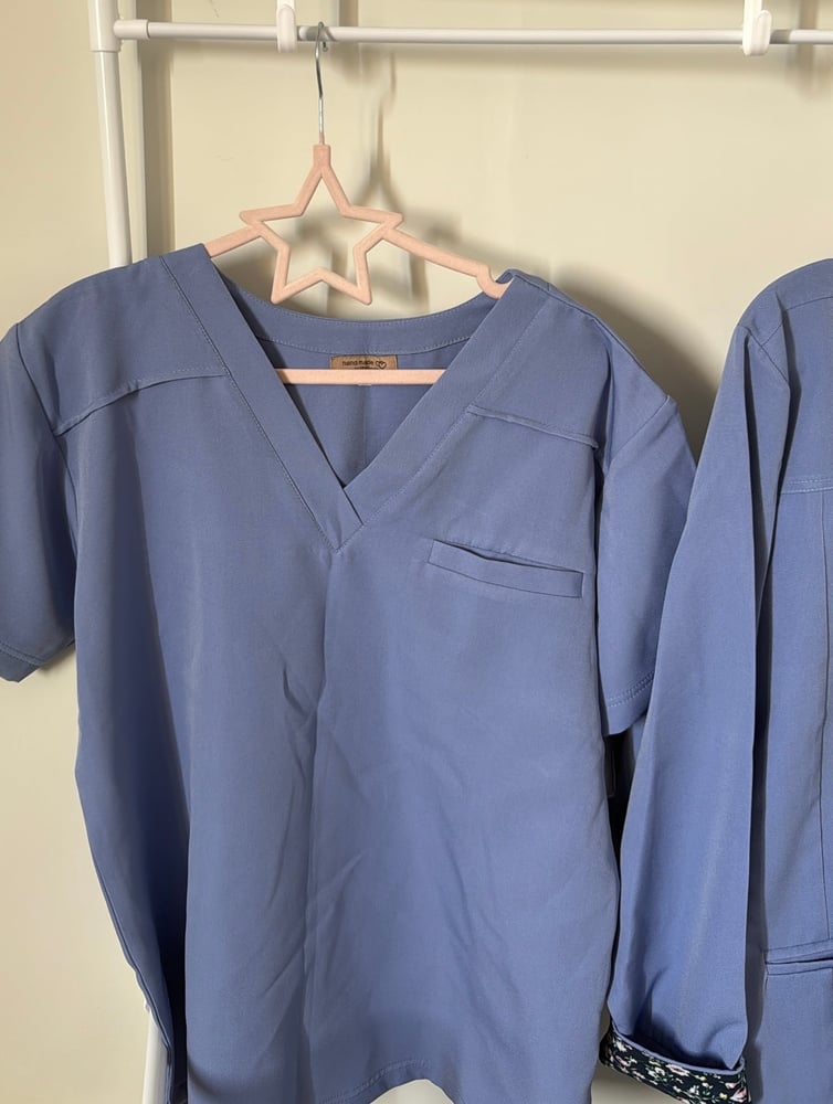 سكراب وجاكيت طبي لون ceil blue