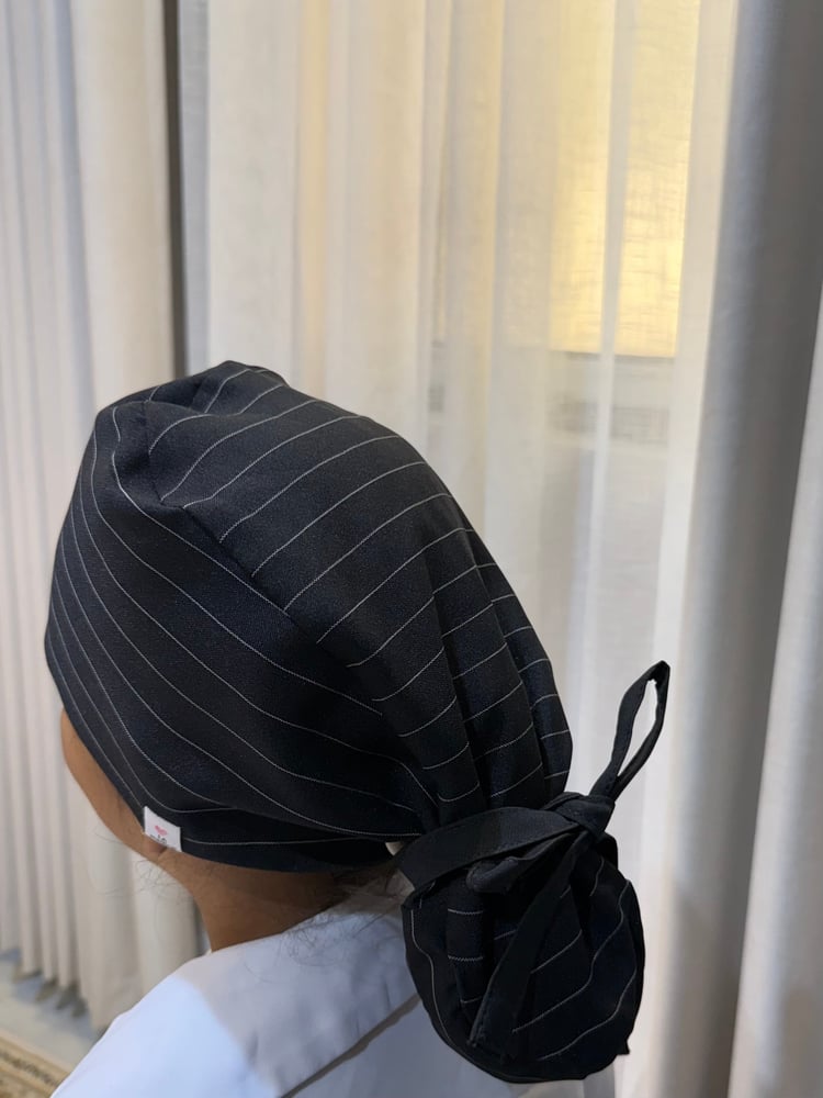 surgical cap - black line